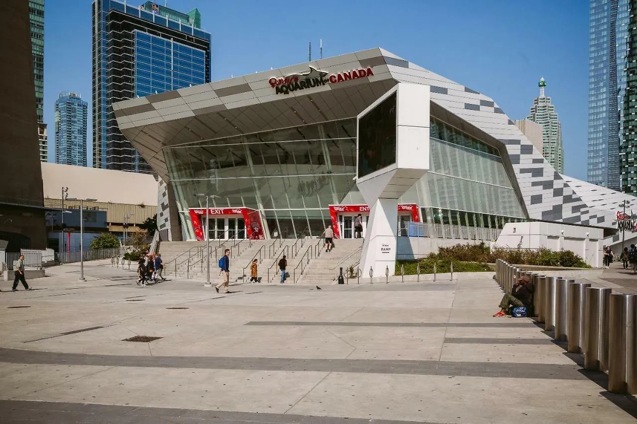 Luxurious 2-Bedroom Condo Toronto 0*,