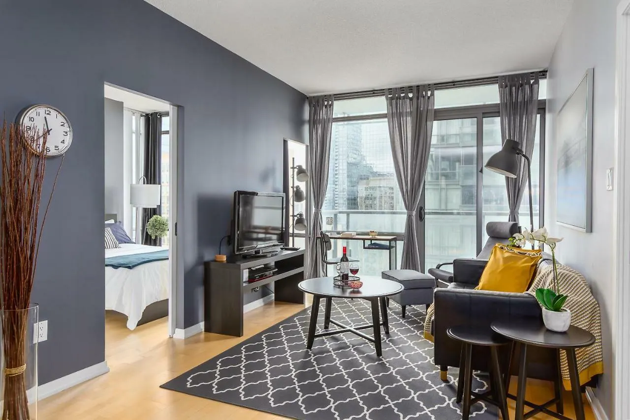 Luxurious 2-Bedroom Condo Toronto