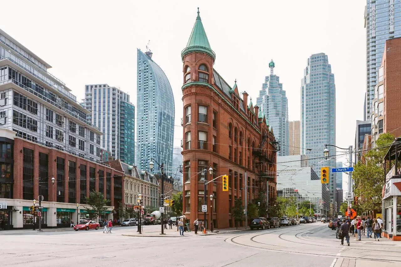 Luxurious 2-Bedroom Condo Toronto Apartment