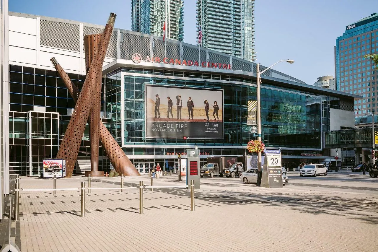 Luxurious 2-Bedroom Condo Toronto