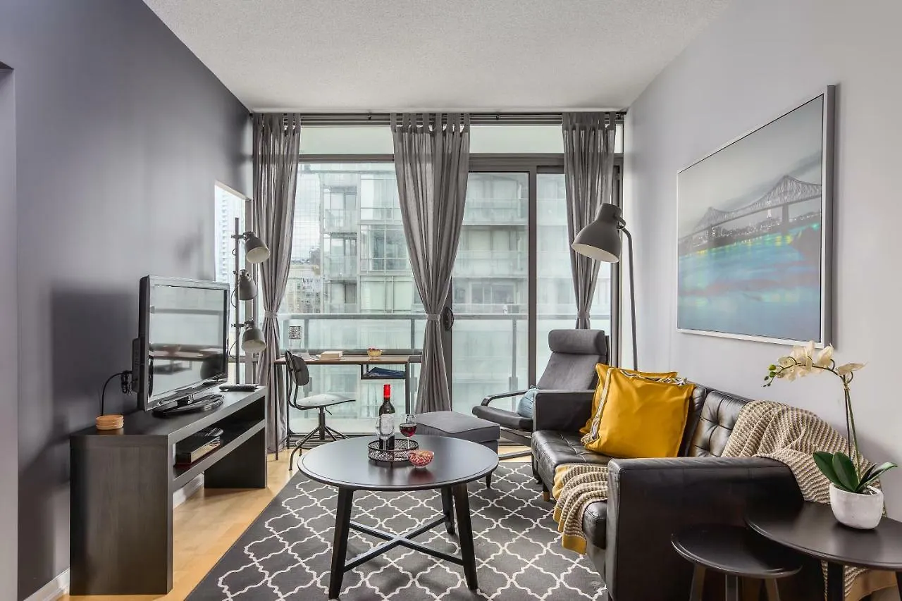 Apartment Luxurious 2-Bedroom Condo Toronto Canada