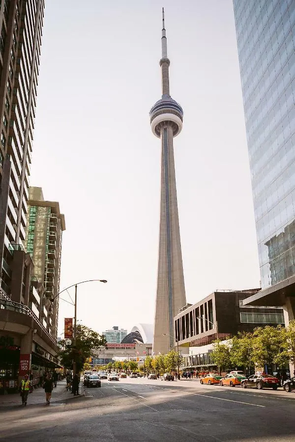 Luxurious 2-Bedroom Condo Toronto 0*,